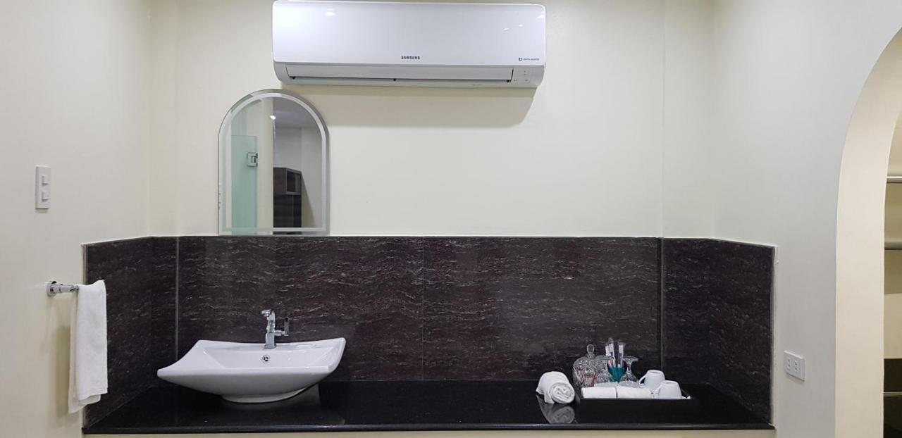 Cess Summer Boutique Hotel Kalibo Luaran gambar